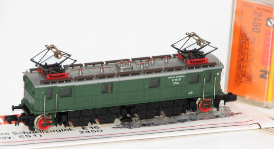 Arnold N 2450 E-Lok BR E16 02 der DB 