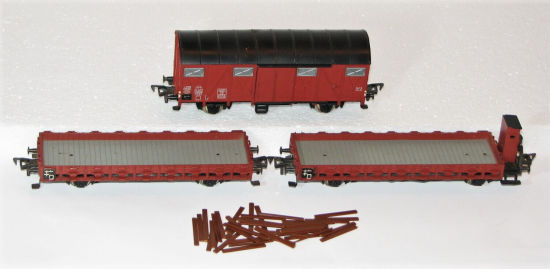 Fleischmann H0 1452 + 1470 + 1482 2 x Rungenwagen + Gedeckter Güterwagen der DB