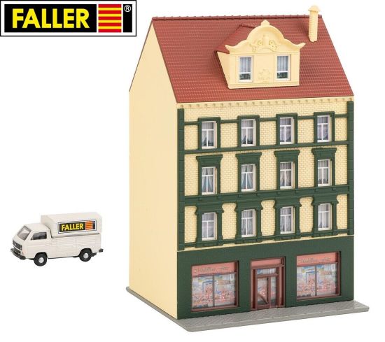 Faller N 232172 Stadthaus mit Modellbaugeschäft und LEMKE VW T3 
