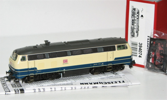 Fleischmann H0 394074 Diesellok BR 225 DB AG "Märklin Digital + Sound" 