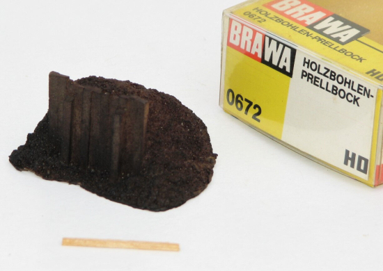 Brawa H0 0672 Holzbohlen-Prellbock 
