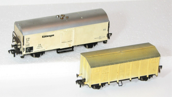 Fleischmann H0 1467 + 1479 Kühlwagen der DB + Spitzdachwagen der FS