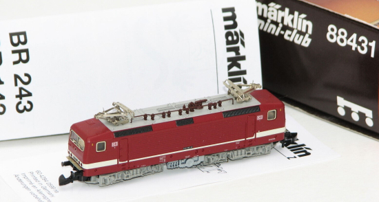 Märklin Z 88431 E-Lok BR 143 der DRG 