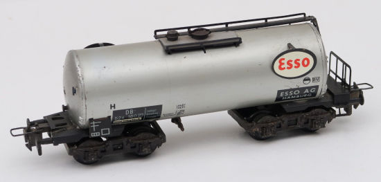 Trix Express H0 3492 Kesselwagen "Esso" der DB