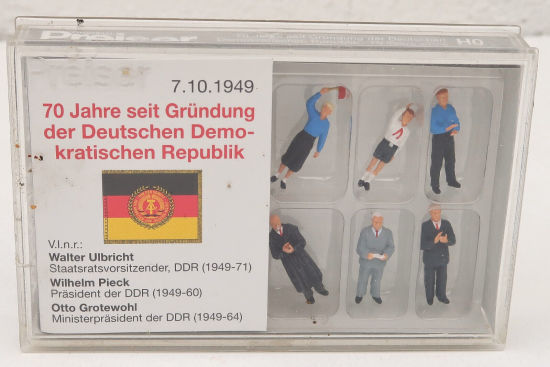 Preiser H0 13403 "70 Jahre seit Gründung der DDR" (Ulbricht Pieck ua) 