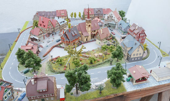 Modellbahn Diorama N mit Faller Car System, Häusern, Beleuchtung + viel Zubehör