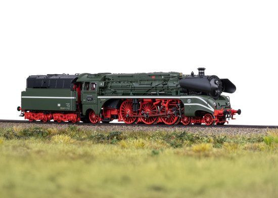Trix H0 25029 Dampflok BR 18 134 mit Öltender der DDR "mfx / Sound / Dynamischer Dampf" - Sommerneuheit 2025