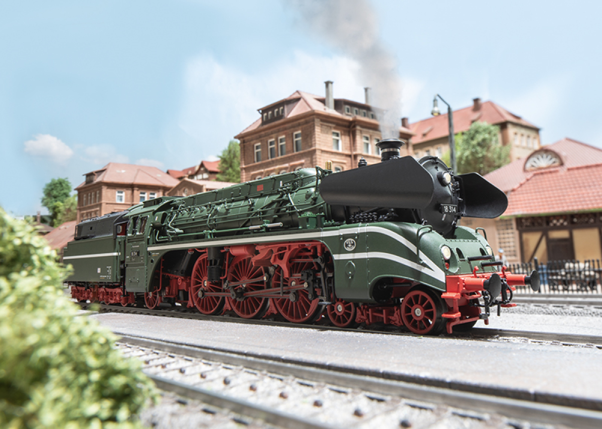 Märklin H0 39029 Dampflok BR 18 314 mit Öltender der DDR "mfx+ / Sound / Dynamischer Dampf" - Sommerneuheit 2025 Märklin H0 39029 Dampflok BR 18 314 mit Öltender der DDR "mfx+ / Sound / Dynamischer Dampf" - Sommerneuheit 2025