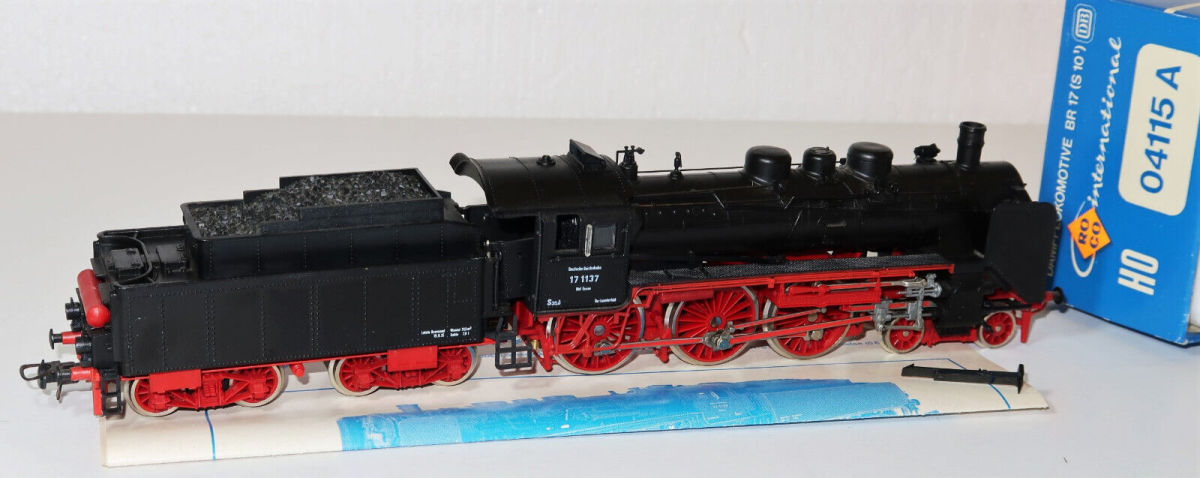 Roco H0 04115A Dampflok BR 17 1137 der DR Roco H0 04115A Dampflok BR 17 1137 der DR