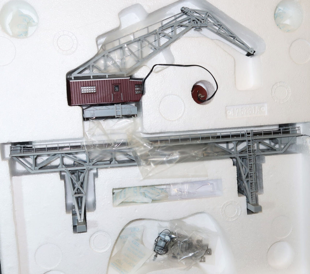 Märklin H0 76501 Digitaler Portalkran mit Hebemagnet + Baggerschaufel 