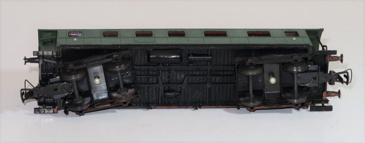 Schicht VEB H0 426/38 Reisezugwagen "gesuppert" Schicht VEB H0 426/38 Reisezugwagen "gesuppert"