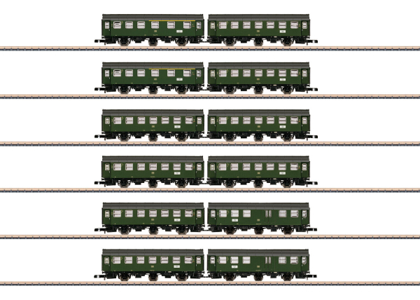 Märklin Z 87061 Set mit 6 Umbauwagen-Paaren im Display der DB - Neuheit 2024