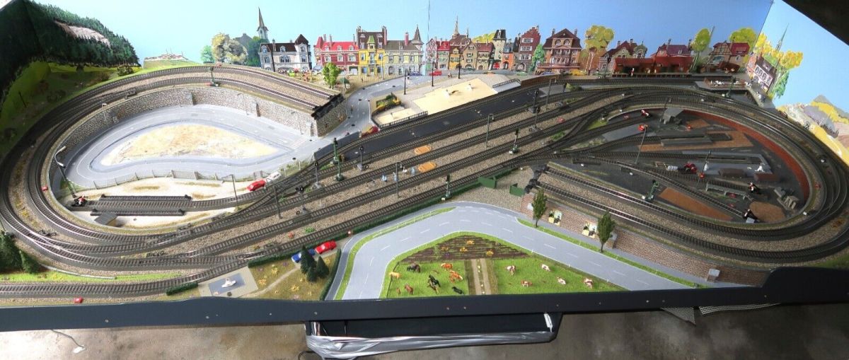 Modellbahn-Anlage Märklin Digital mit C-Gleisen, Signalen, Beleuchtung, Zubehör