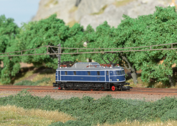 Märklin Z 88085 E-Lok BR E 19 "Museumsausführung" in kobaltblau in Holzbox - Neuheit 2023