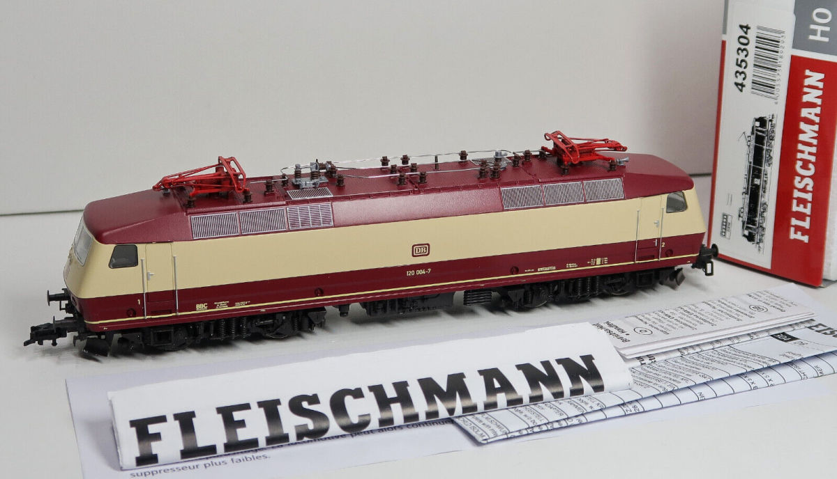 Fleischmann H0 435304 E-Lok BR 120 004-7 der DB "mit DSS" 