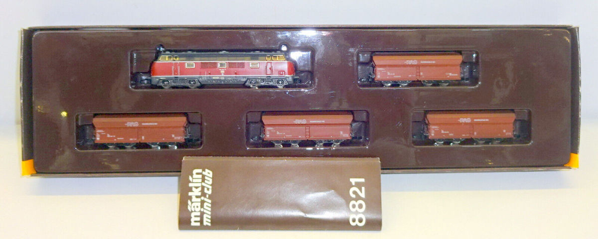 Märklin Z 8137 Zugset mit BR 221 + 4 RAG / Ruhrkohle AG Wagen der DB 