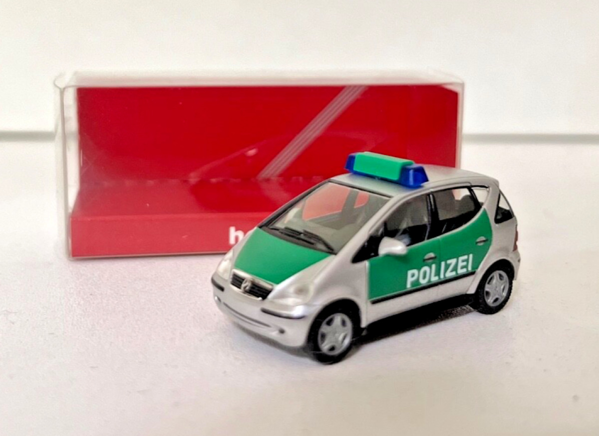 Herpa 1:87 045384 MB A- Klasse Polizei A833 Herpa 1:87 045384 MB A- Klasse Polizei A833