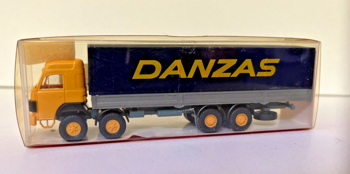 Roskopf 1:87 505 Saurer D 330 Zugmaschine DANZAS A860 Roskopf 1:87 505 Saurer D 330 Zugmaschine DANZAS A860