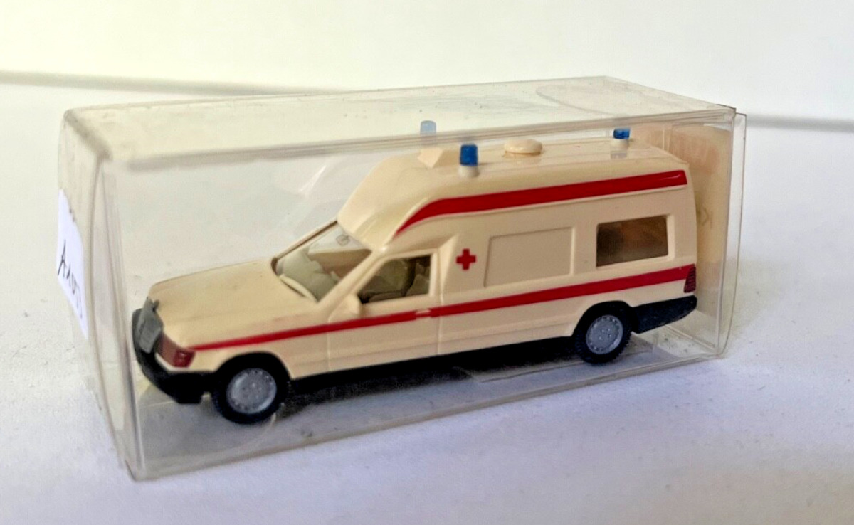 Wiking 1:87 07018 MB 2001 KTW A1053 Wiking 1:87 07018 MB 2001 KTW A1053