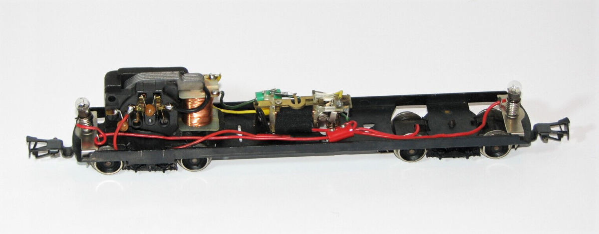 Märklin H0 3921 Diesellok BR V200 027 der DB Märklin H0 3921 Diesellok BR V200 027 der DB