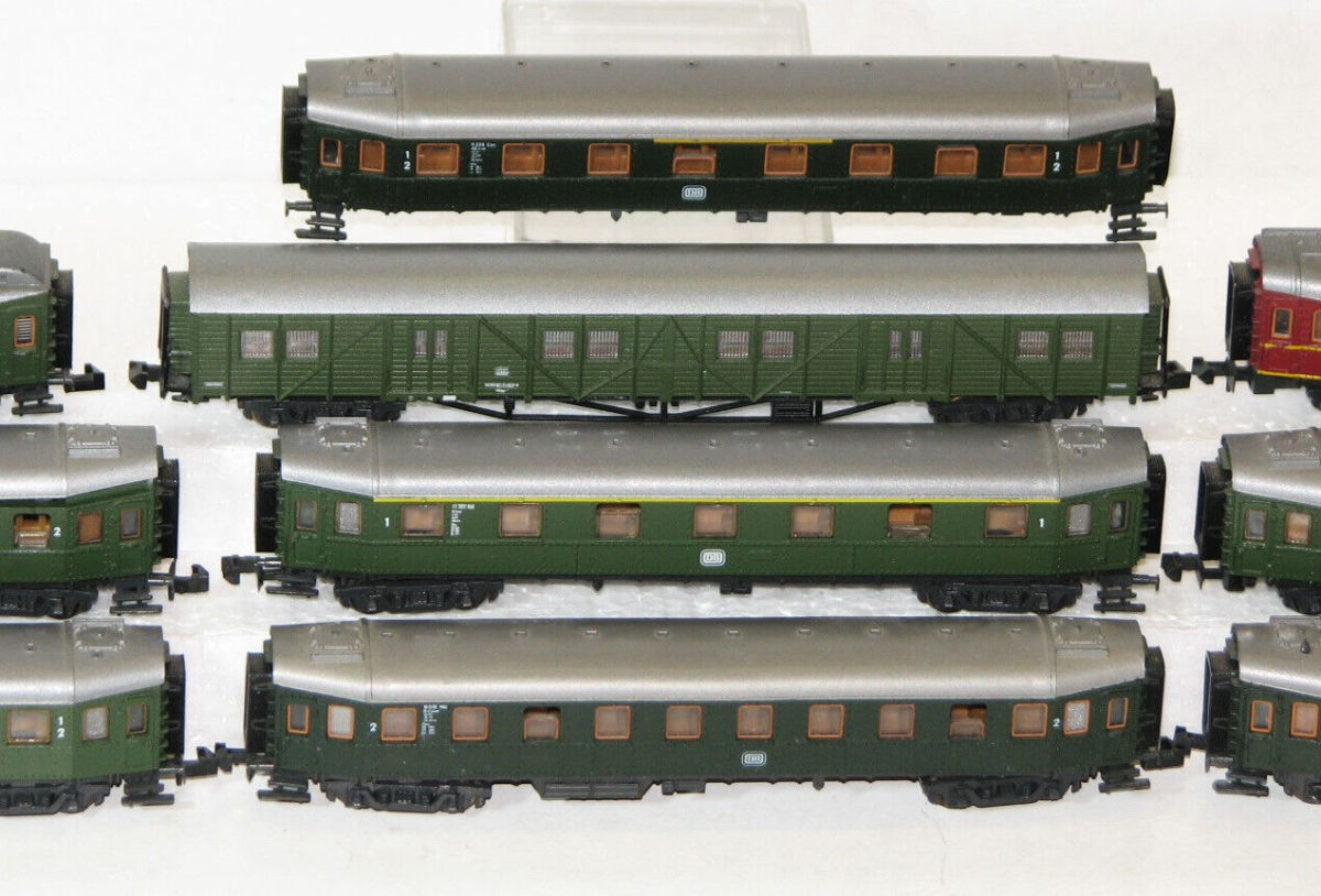 Roco N 10 x Personenwagen / Hechtwagen / Speisewagen / Gepäckwagen der DB