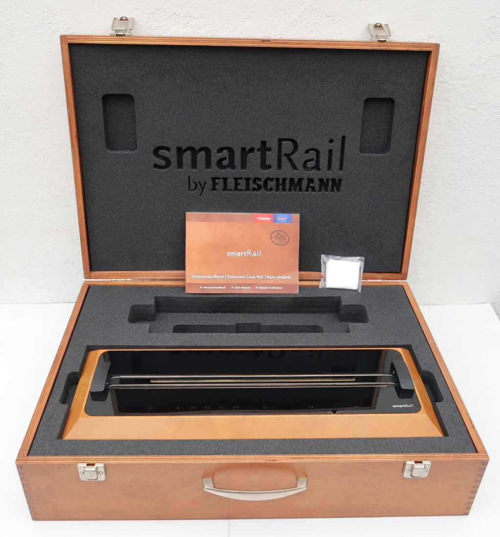 Roco H0 10815 smart Rail Schienenlaufband in Holzkoffer für AC + DC 