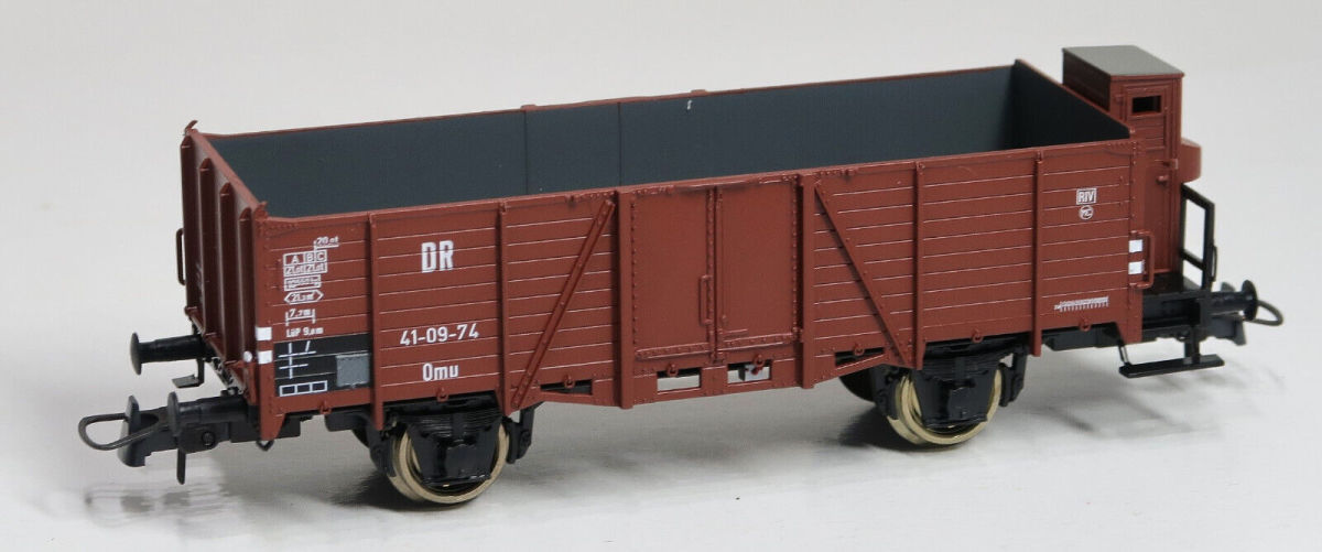 Roco H0 45950B Hochbordwagen mit Bremserhaus der DR 