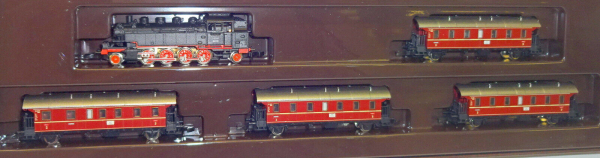 Märklin Z 81416 Zugset "Nahverkehr" mit BR 86 + 4 Personenwagen der DB 