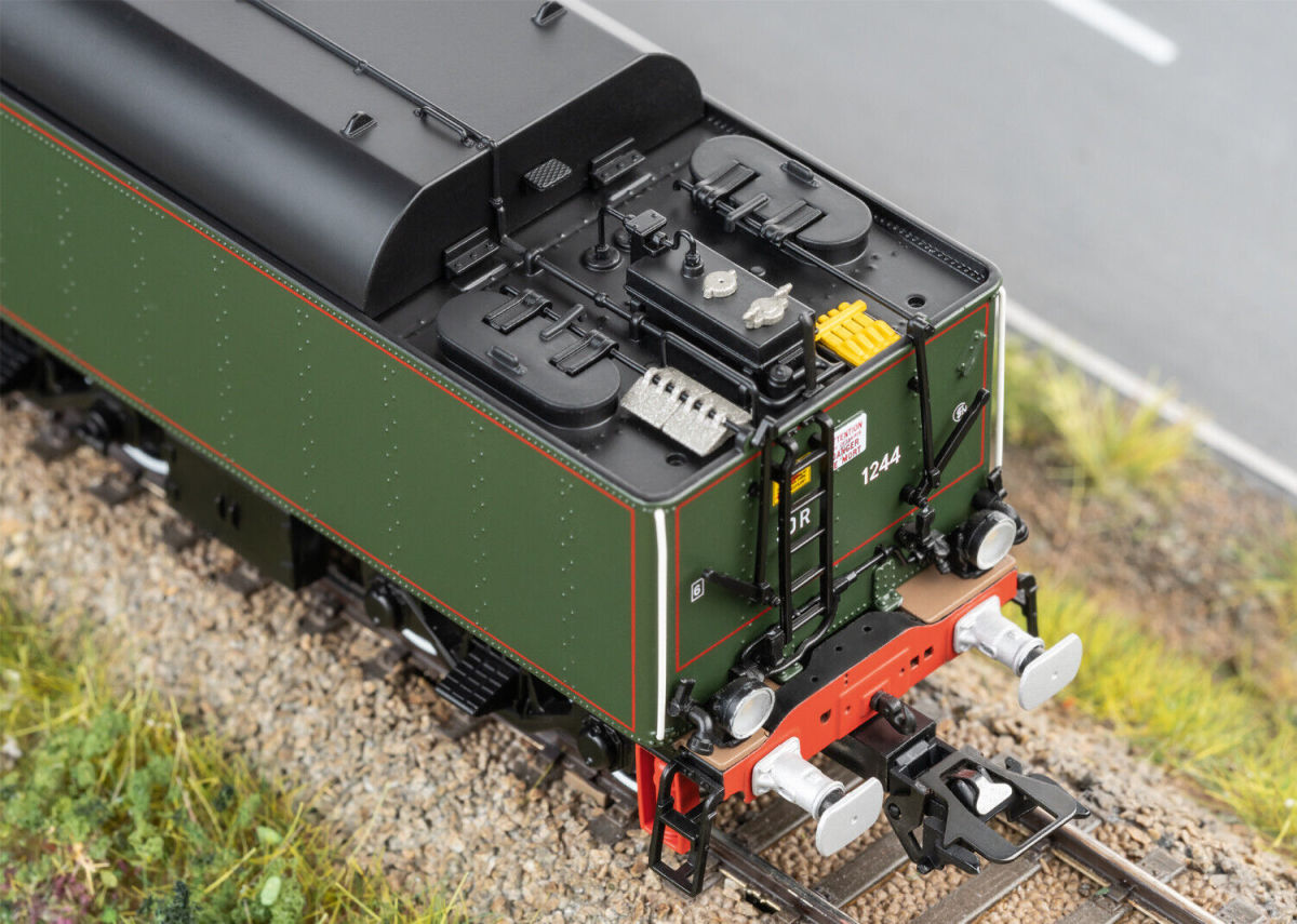 Märklin H0 38141 Dampflok 141.R.1244 der SNCF "mfx+ / Sound / Dampf"