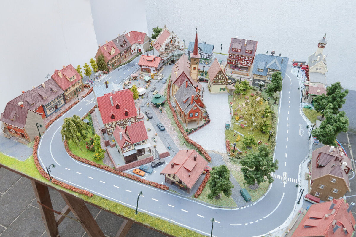 Modellbahn Diorama N mit Faller Car System, Häusern, Beleuchtung + viel Zubehör