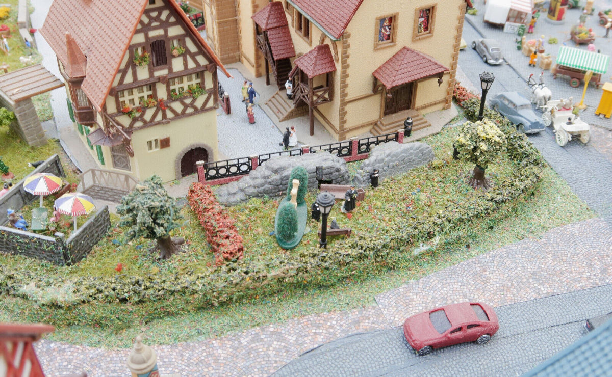 Modellbahn Diorama N mit Faller Car System, Häusern, Beleuchtung + viel Zubehör