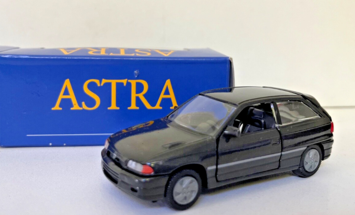 GAMA 1:43 1013 Opel Astra A798 GAMA 1:43 1013 Opel Astra A798