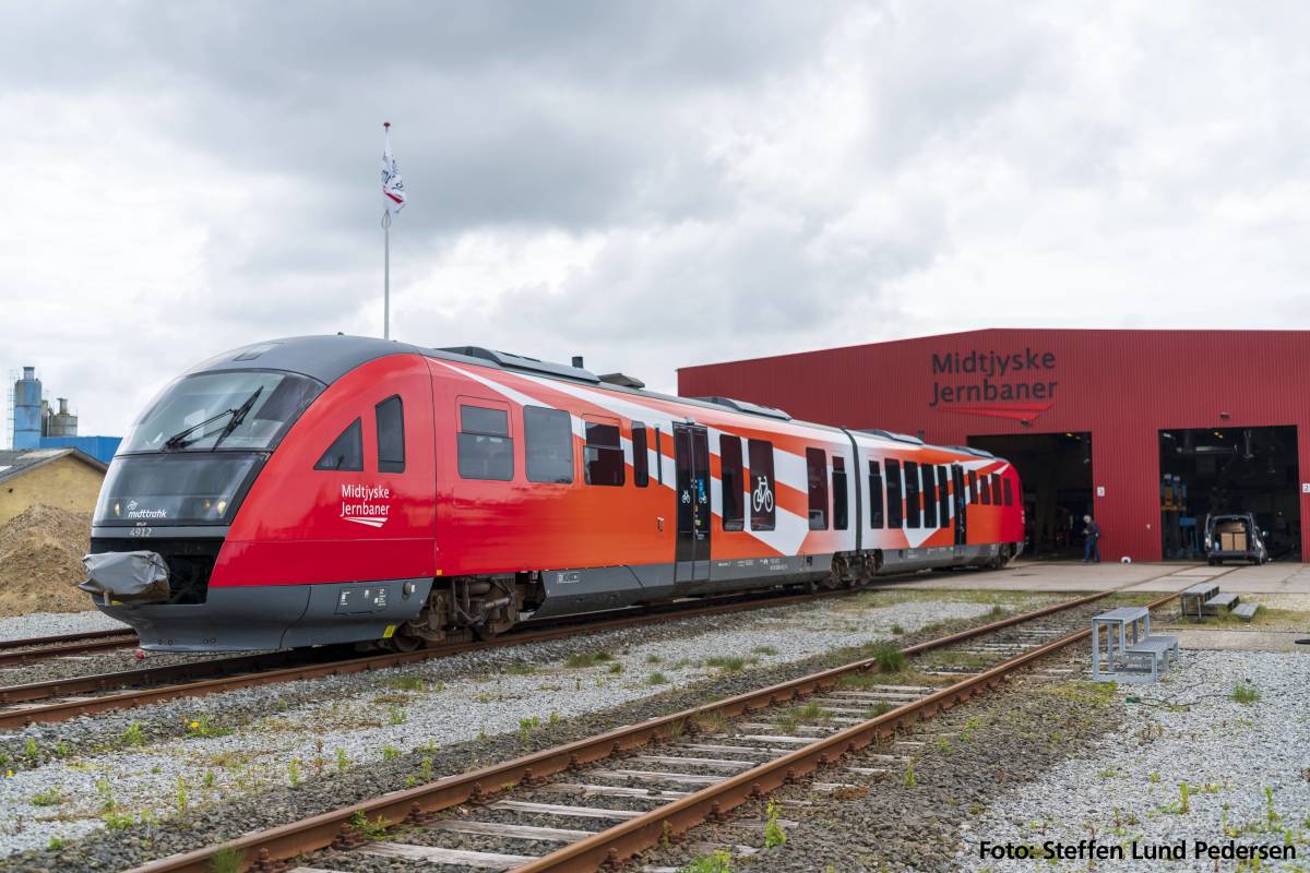 Piko H0 52984 Sound-Dieseltriebwagen "Desiro" Midtjyske Jernbaner VI Wechselstromversion, inkl. PIKO Sound-Decoder - Neuheit 2025