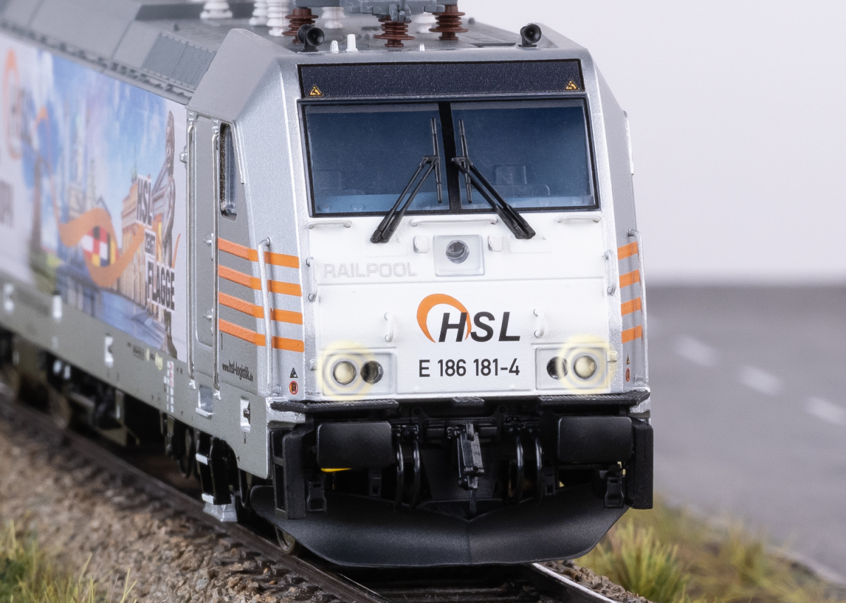 Trix H0 25803 E-Lok BR 186 181-4 der HSL "mfx / Sound" - Neuheit 2025