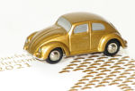 Schuco 1:90 05405 VW Brezelkäfer in gold "Weihnachten 2021" 